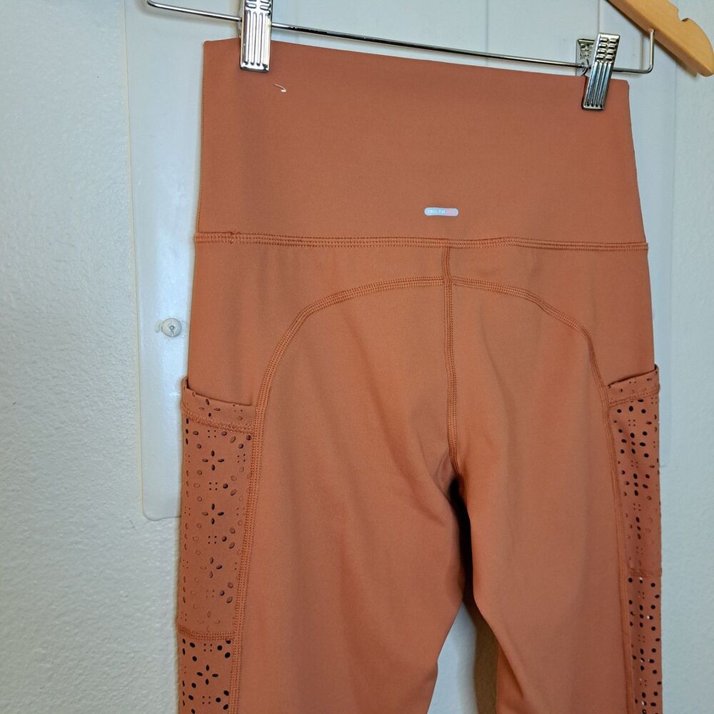 Aerie Chill Play Move Leggings Size M High Waisted Pockets Laser Cut Sides Rust - Picture 9 of 11